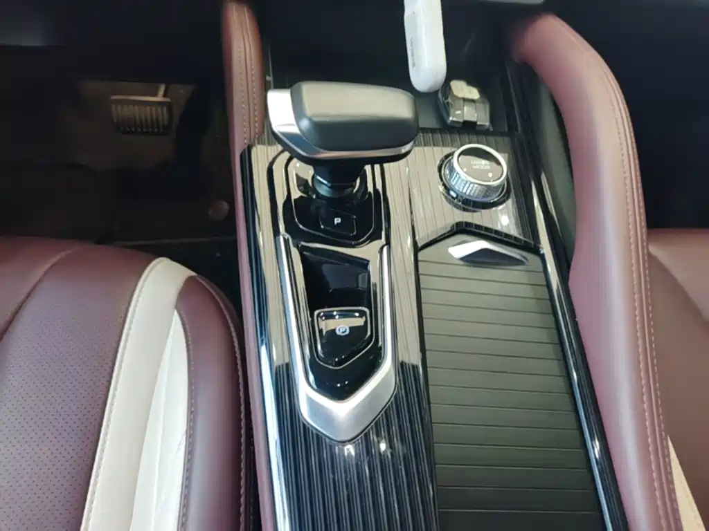 Geely Xingyue L — миниатюра 14