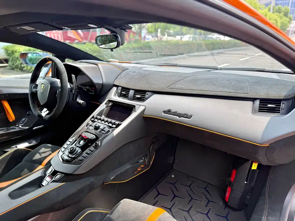 Lamborghini Aventador — миниатюра 6