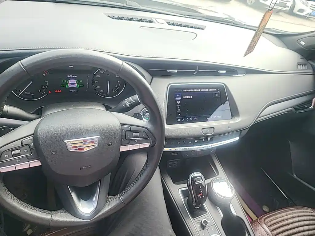 Cadillac XT4 — миниатюра 10