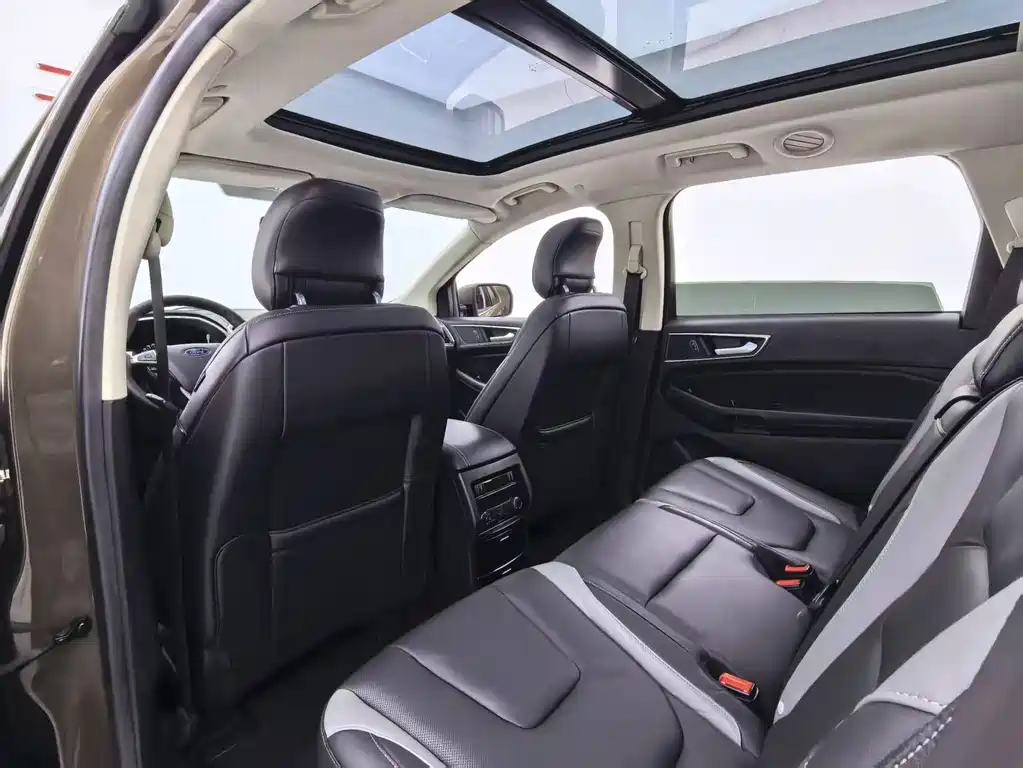 Ford Edge — миниатюра 14