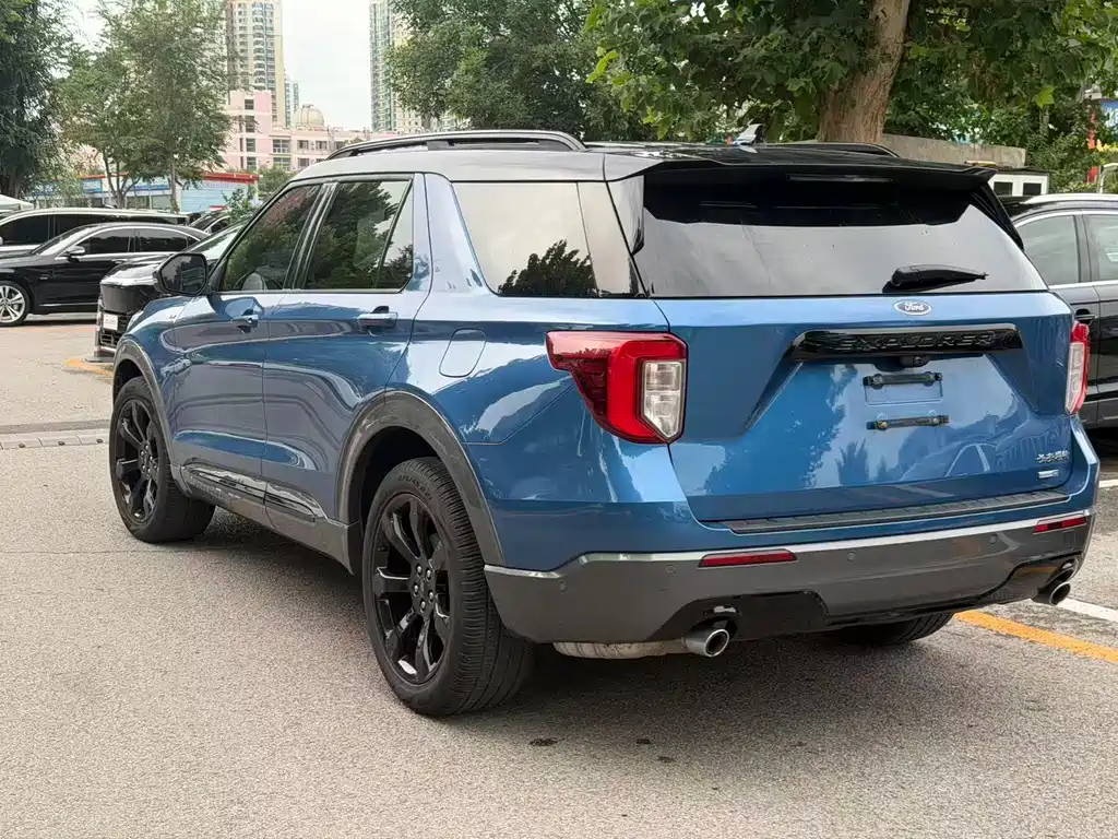 Ford Explorer — миниатюра 7