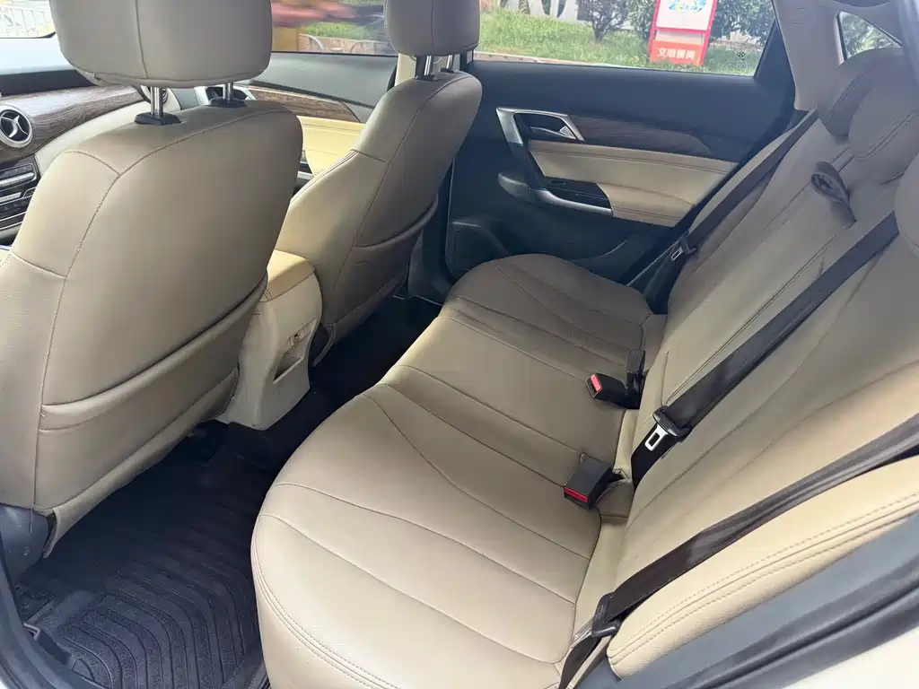 BAIC EU5 — миниатюра 5