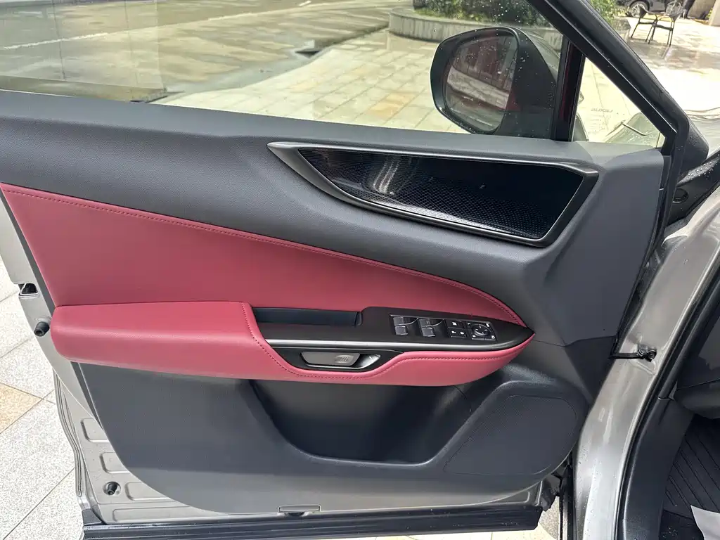 Lexus NX 2025 200 FUN