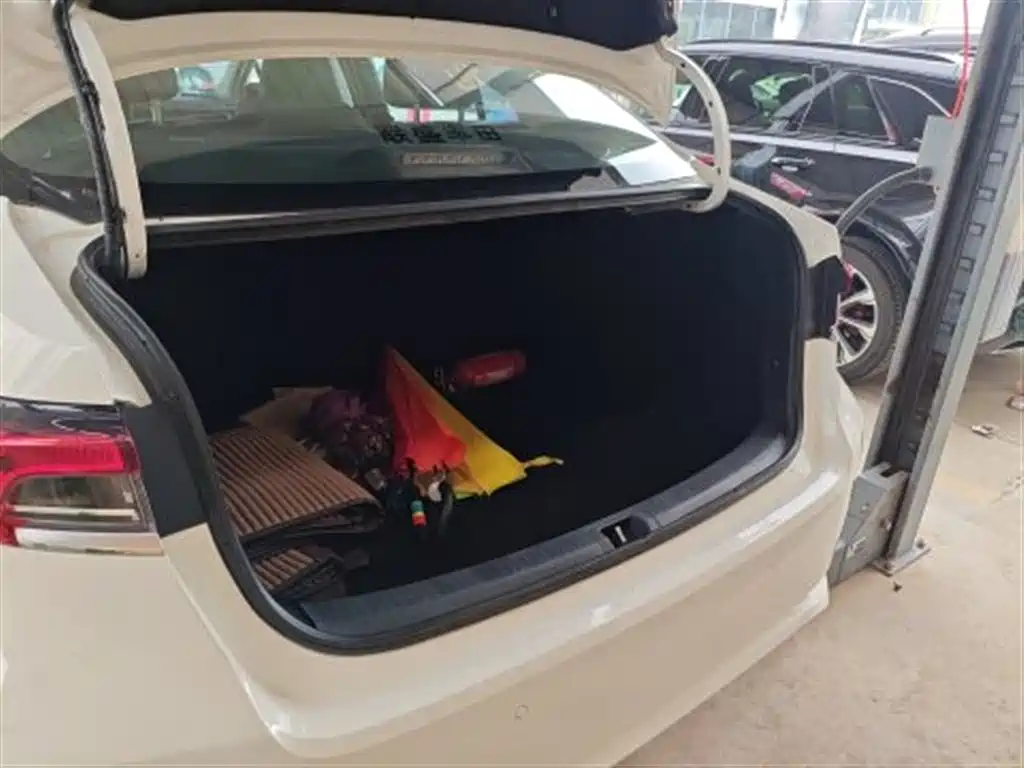 Toyota Corolla — миниатюра 9