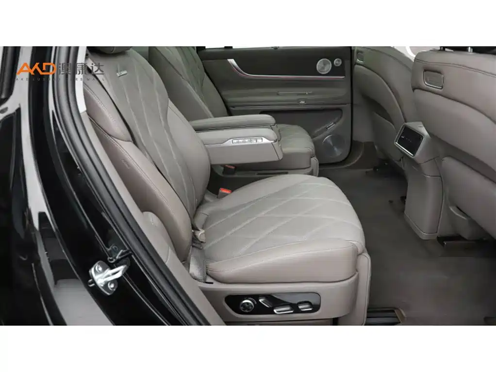 AITO ASK THE WORLD M9