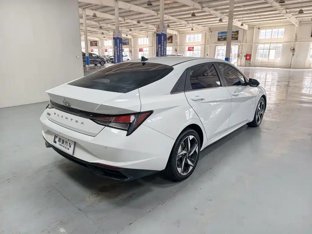 Hyundai Elantra — миниатюра 4