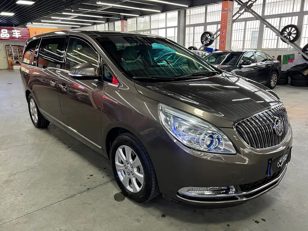 Buick GL8 — миниатюра 3