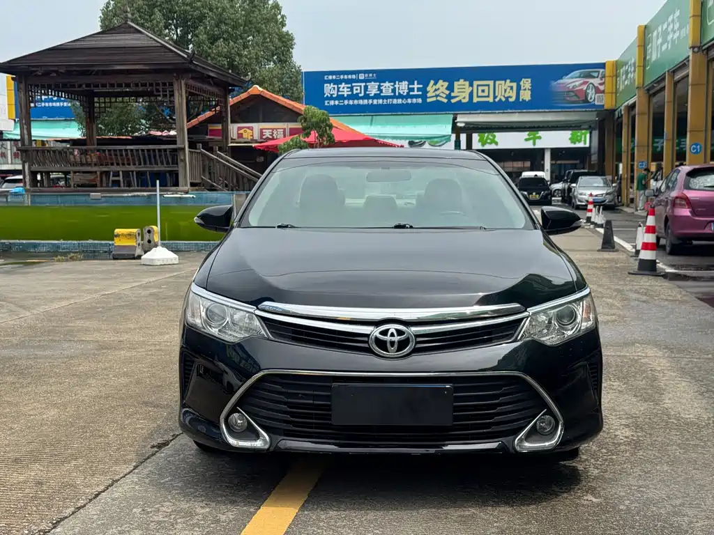 Toyota Camry — миниатюра 2