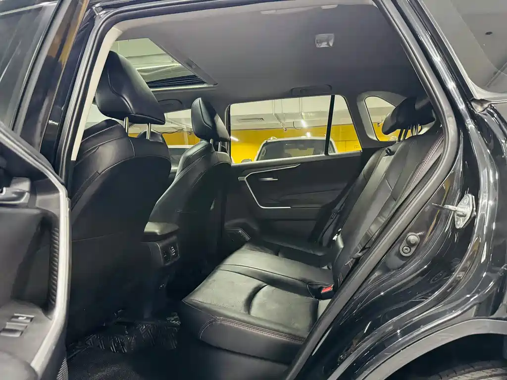 Toyota Wildlander New Energy — миниатюра 9