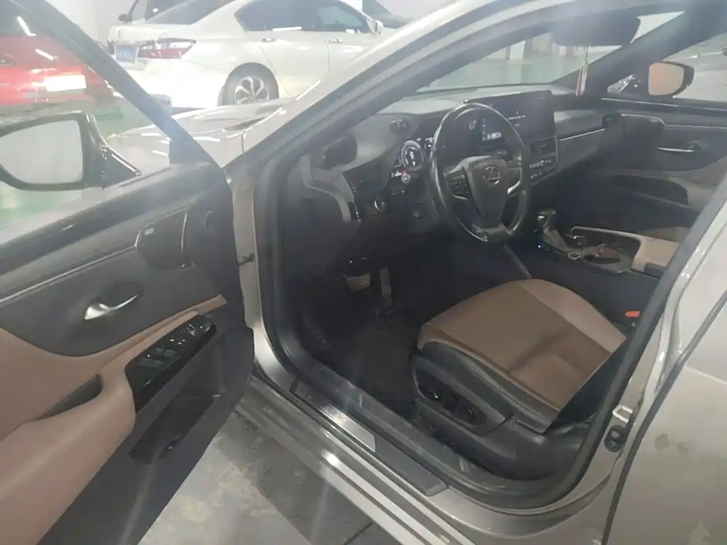 Lexus ES — миниатюра 14