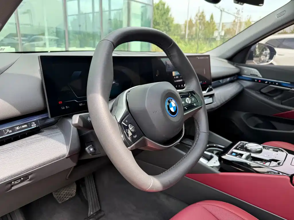 BMW i5 — миниатюра 11