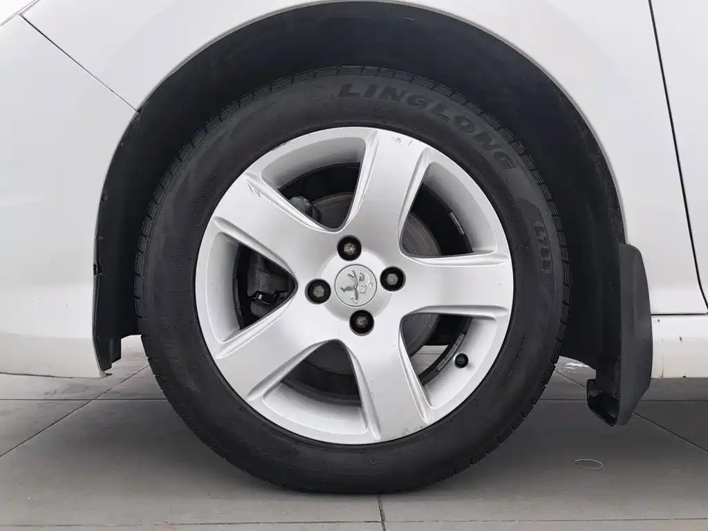 Peugeot 308 — миниатюра 17