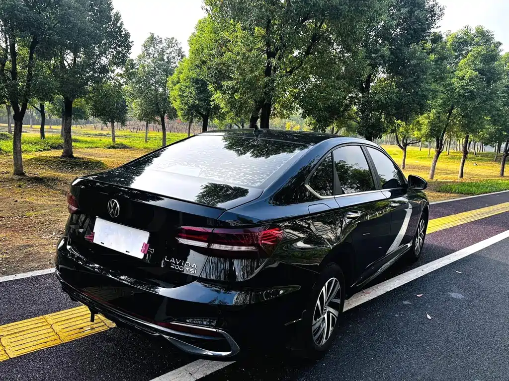 Volkswagen Lavida — миниатюра 6