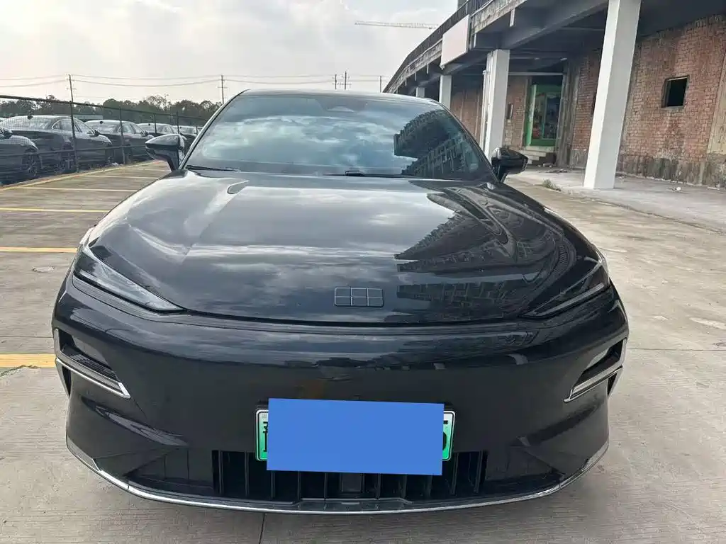Geely Galaxy Galaxy 8 8 2025 60km EM-i Luxury