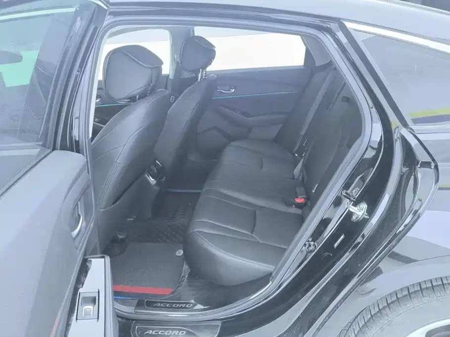 Honda Accord — миниатюра 11