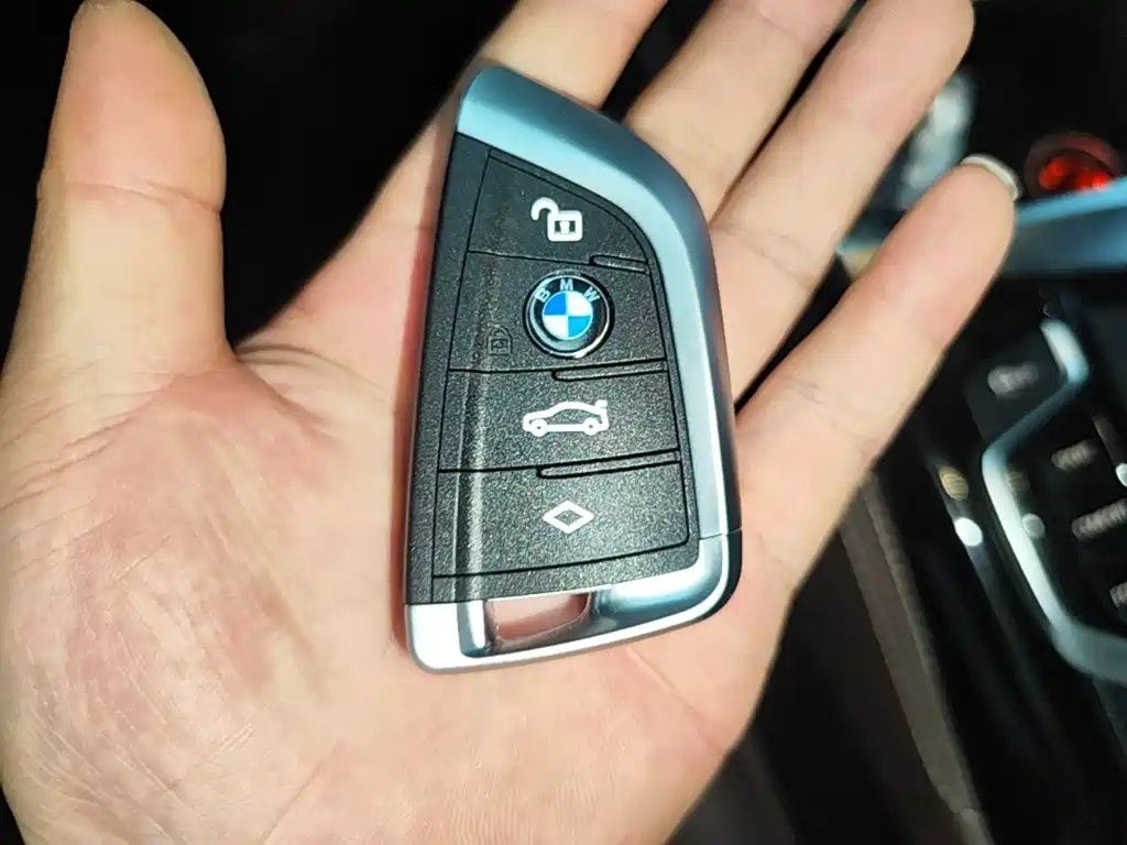 BMW 5 Series — миниатюра 9