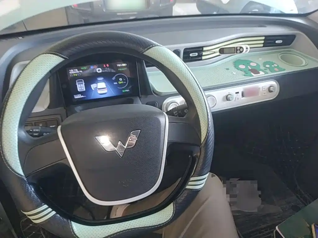 Wuling MINIEV — миниатюра 10
