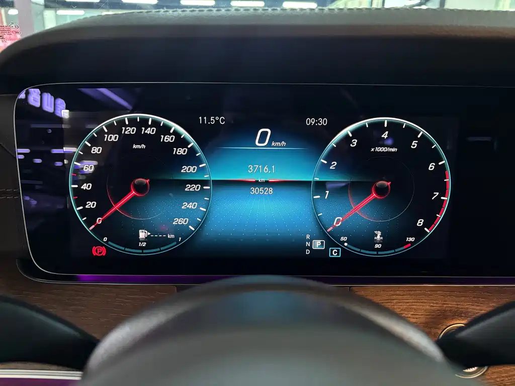 MERCEDES-BENZ E CLASS