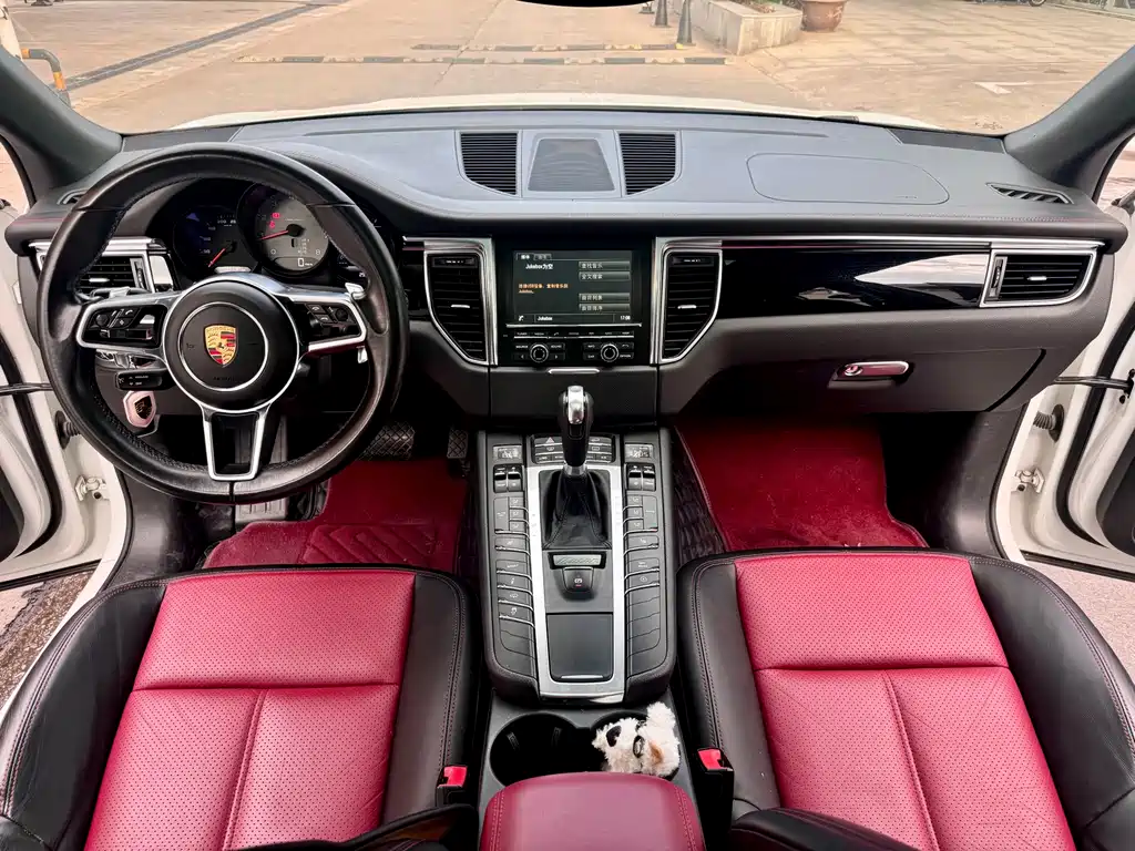 Porsche Macan — миниатюра 6