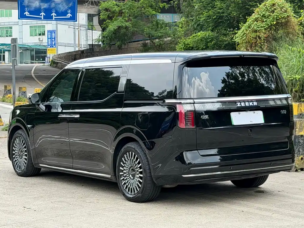 Zeekr 009 2024 мест Executive 108kWh