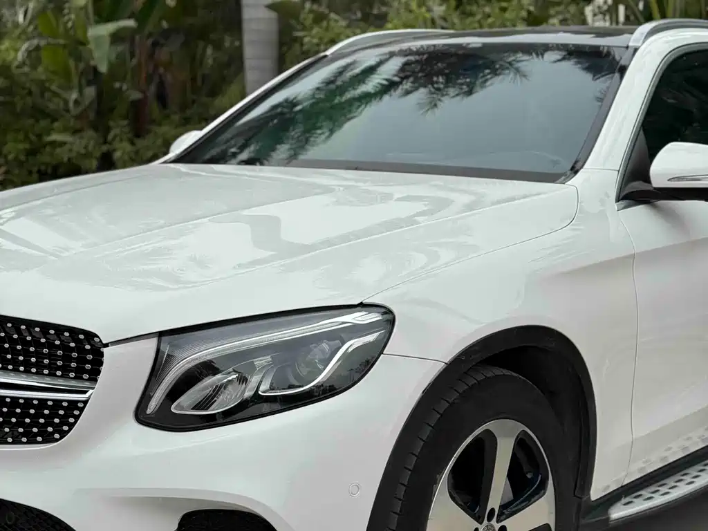 MERCEDES-BENZ GLC