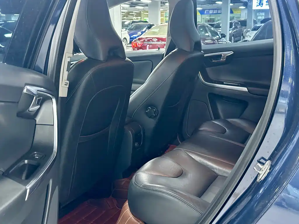 Volvo XC60 (Import) — миниатюра 6
