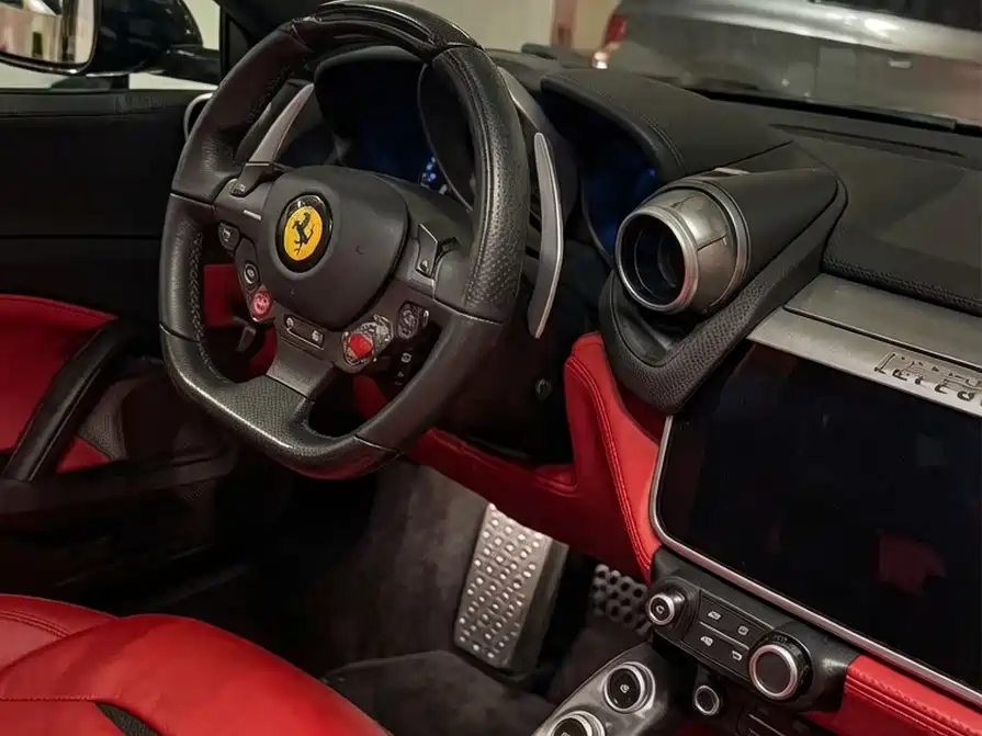 Ferrari GTC4Lusso — миниатюра 3