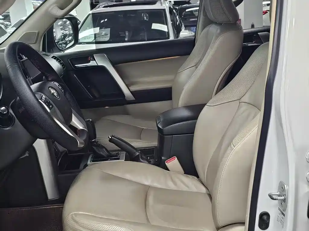 Toyota Land Cruiser Prado 2010 4.0L AT TX-L
