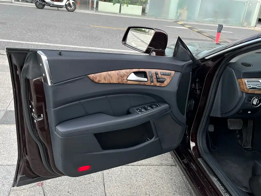 Mercedes-Benz CLS — миниатюра 14