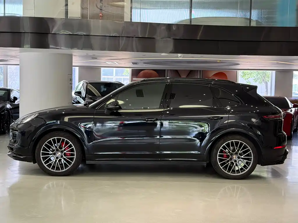 Porsche Cayenne — миниатюра 4