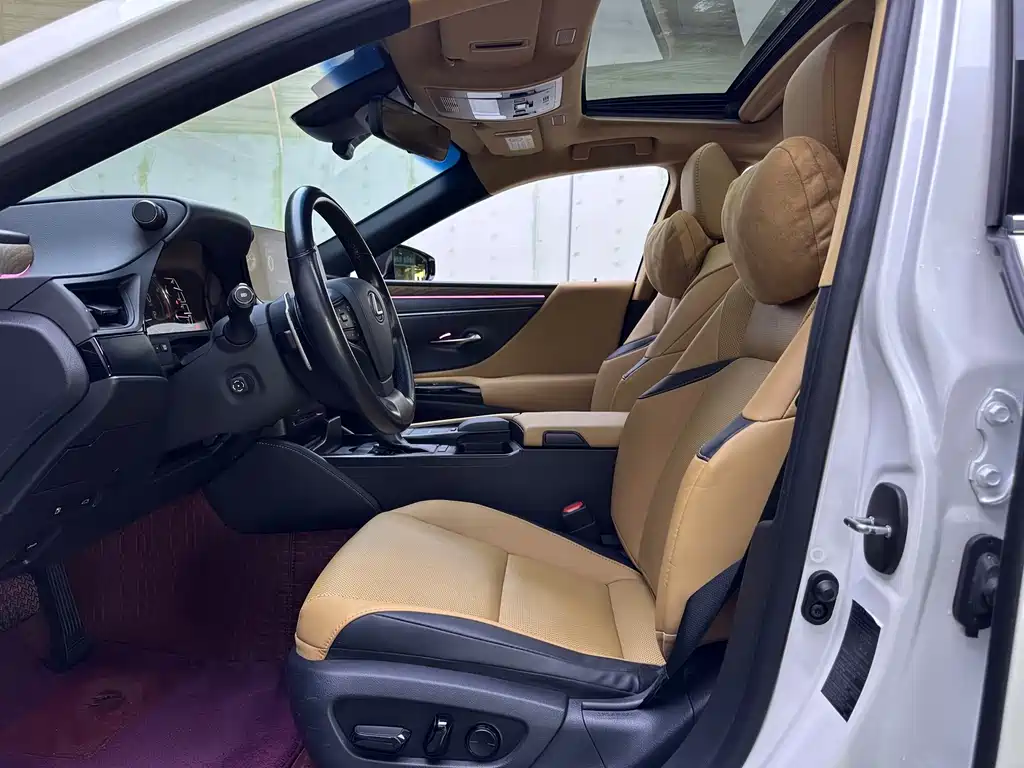 Lexus ES 2021 200