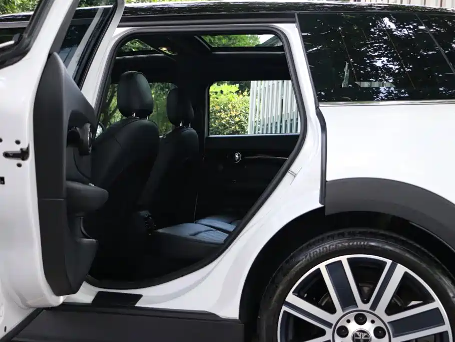 MINI Mini Clubman — миниатюра 21