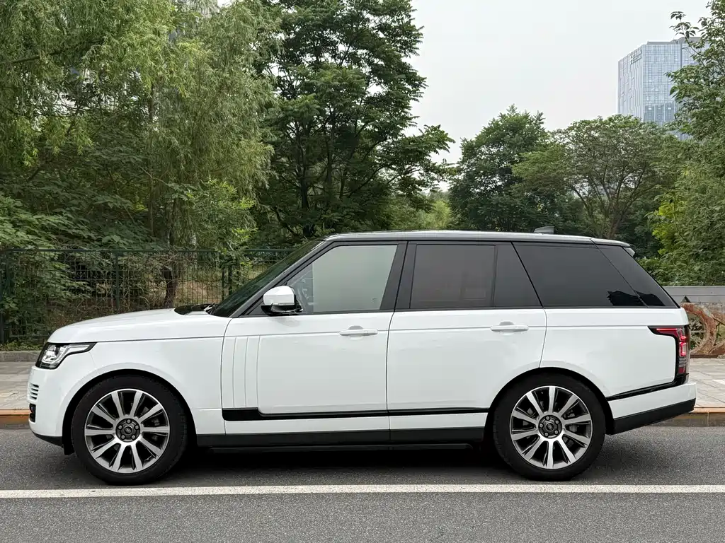 Land Rover Range Rover — миниатюра 4
