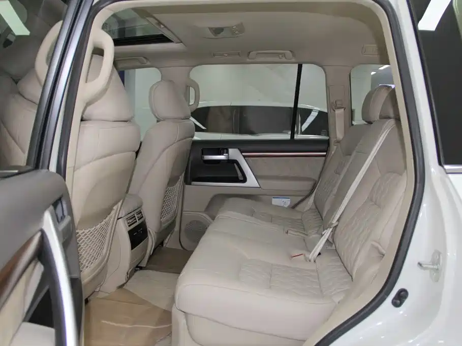 Toyota Land Cruiser — миниатюра 8