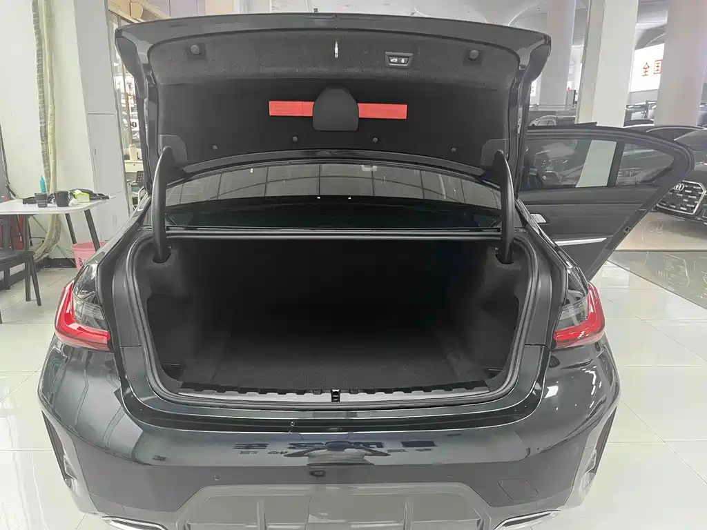 BMW 3 Series — миниатюра 17