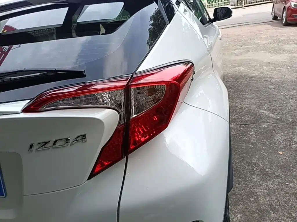 Toyota IZOA — миниатюра 8