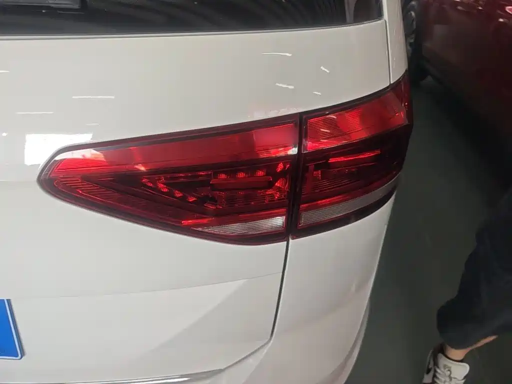 Volkswagen Touran — миниатюра 8