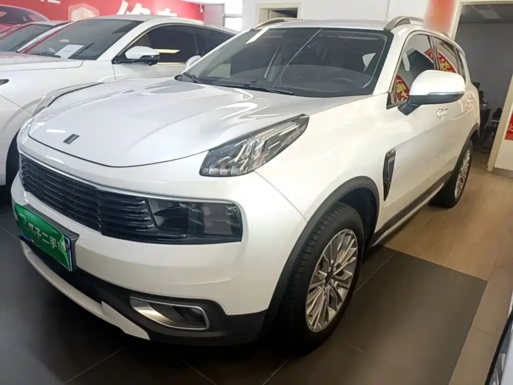 Lynk & Co 01