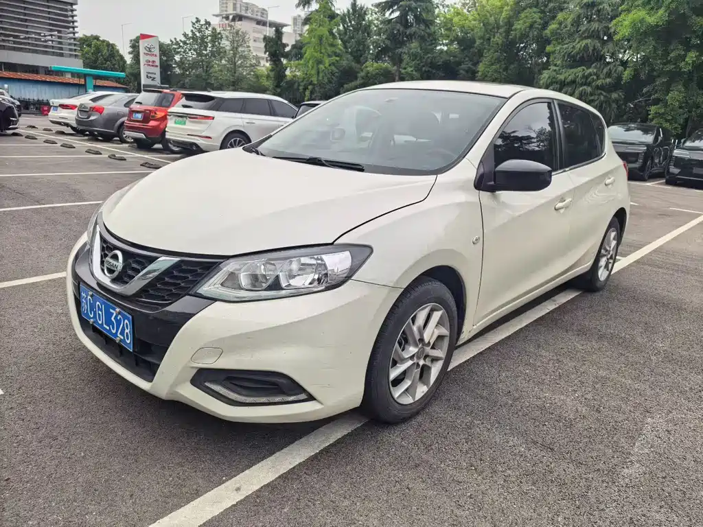 Купить Nissan Tiida