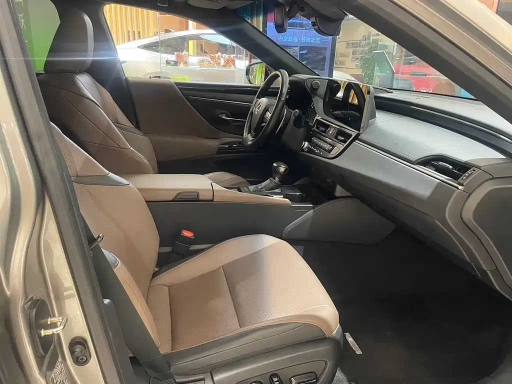 Lexus ES — миниатюра 6
