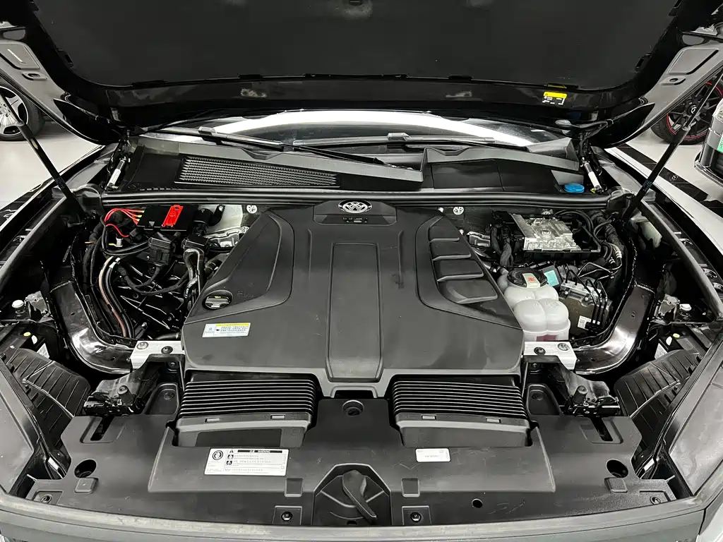 Volkswagen Touareg — миниатюра 12