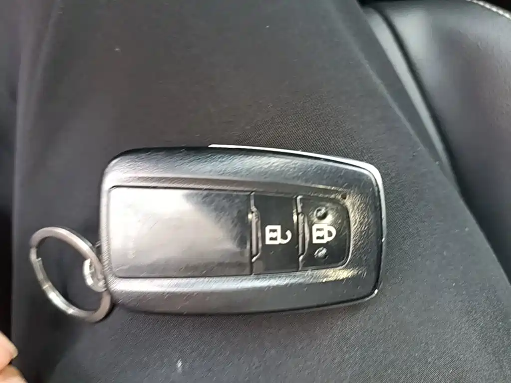 Toyota IZOA — миниатюра 9