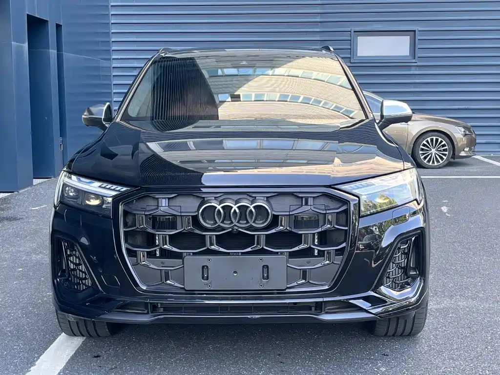 Audi SQ7 — миниатюра 2