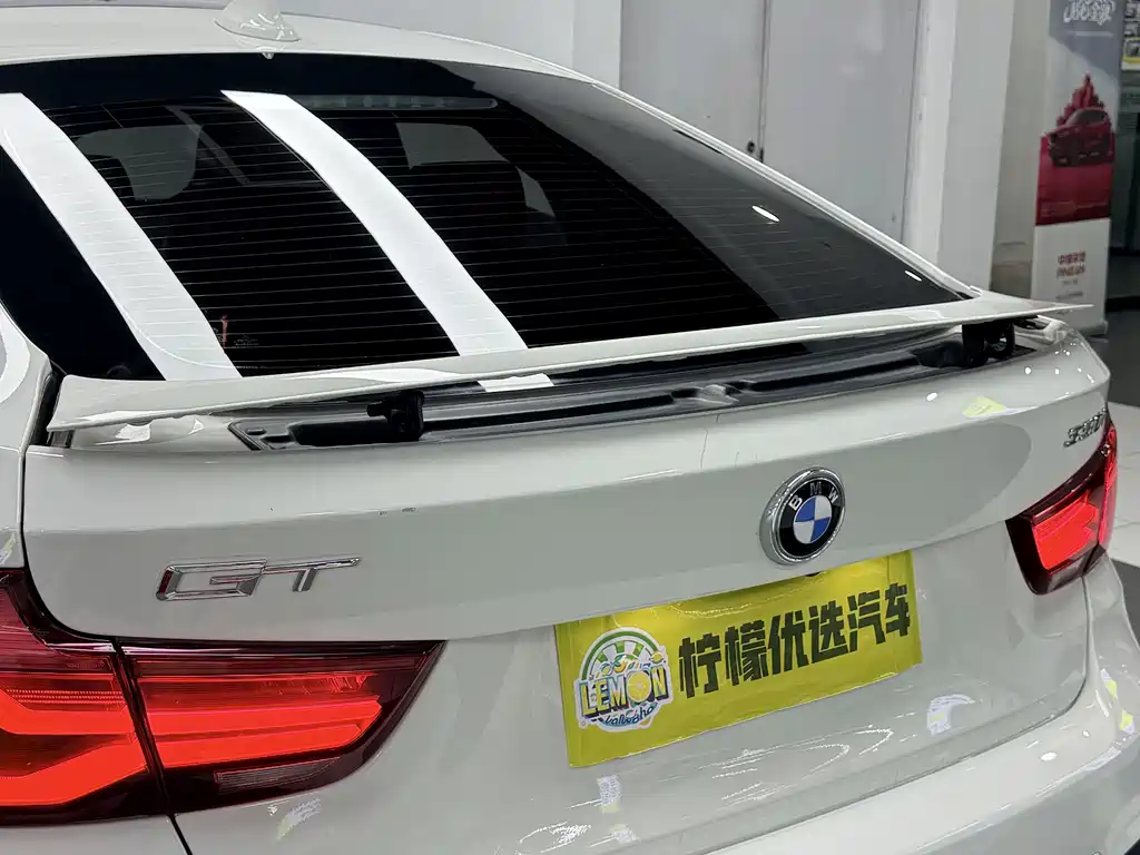 BMW 3 Series GT 3 GT 2019 330i xDrive M Sport