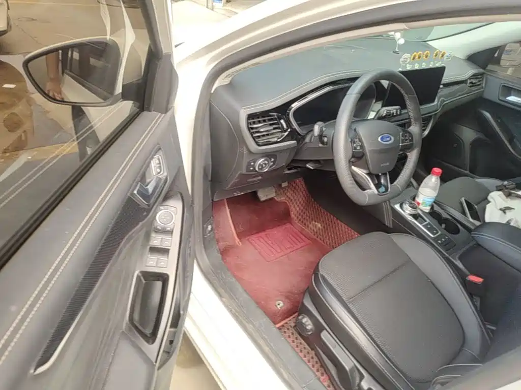 Ford Focus — миниатюра 16