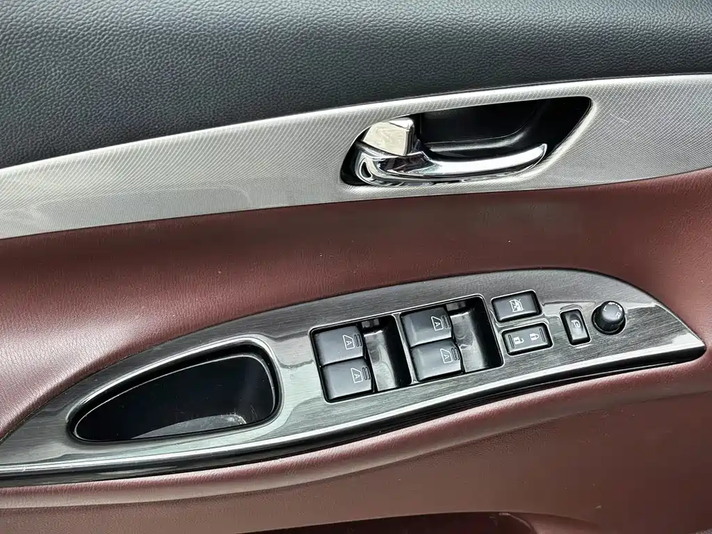 Infiniti QX50 — миниатюра 10