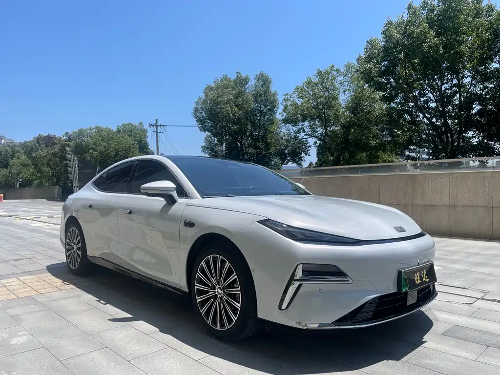 Geely Galaxy Galaxy 8 8 2025 130km EM-i Flagship