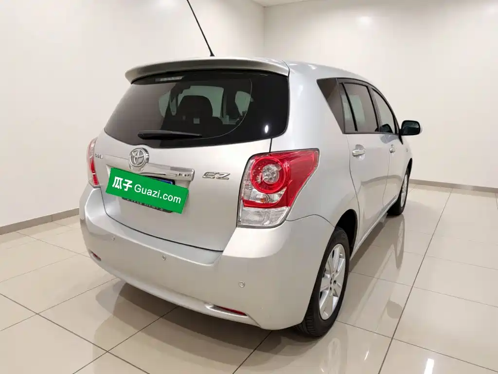 Toyota Verso — миниатюра 6