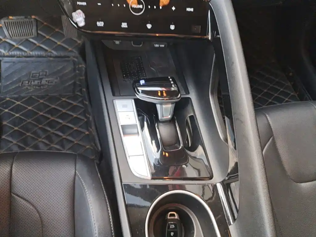 Hyundai Elantra — миниатюра 14