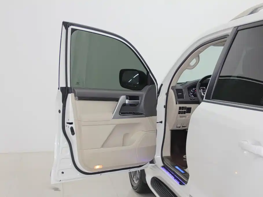 Toyota Land Cruiser — миниатюра 5